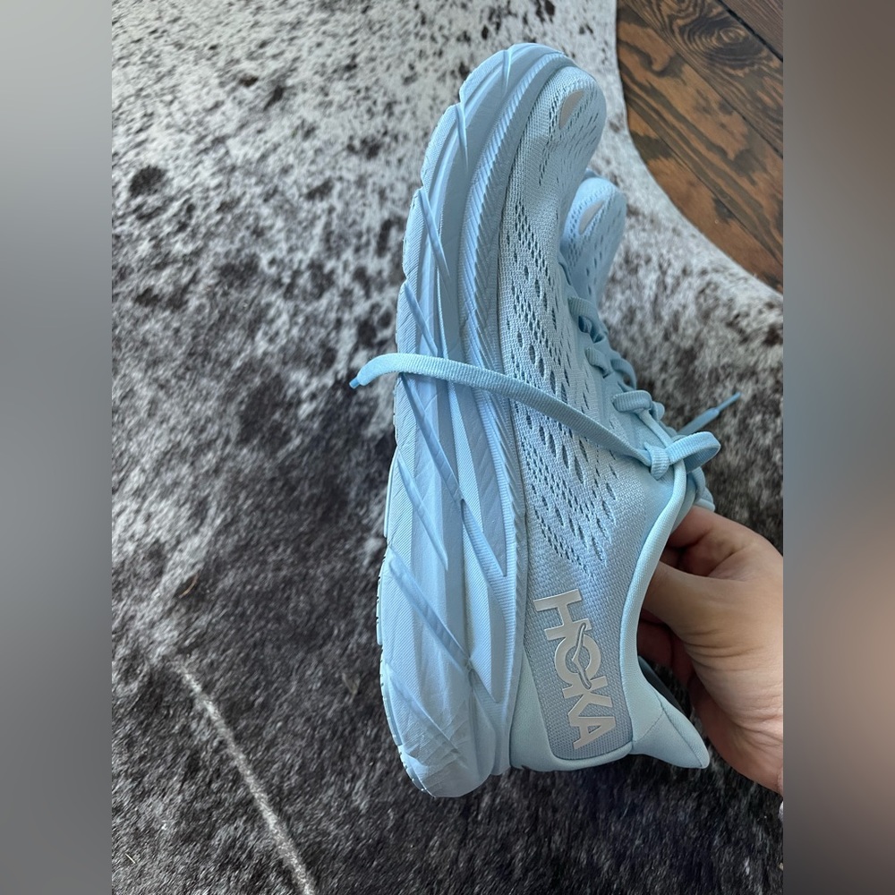 Women’s Size 9.5 Hoka Clifton 8 Light Blue